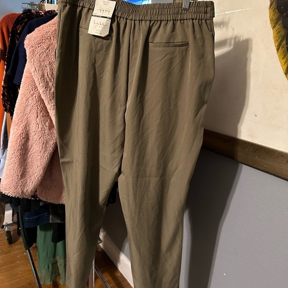 Nicole Miller xl slim leg hi-rise pant. Nwt. Elastic twist. Tie front - Picture 4 of 4